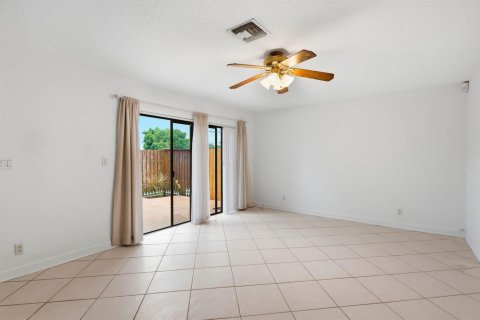 Adosado en venta en Boynton Beach, Florida, 2 dormitorios, 139.35 m2 № 2189887 - foto 7