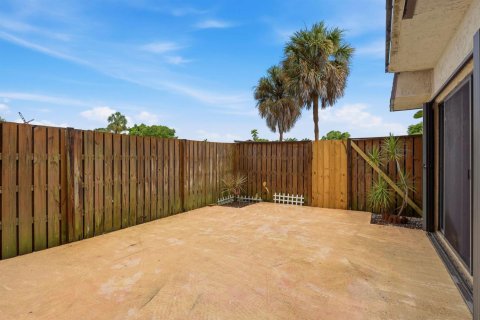 Adosado en venta en Boynton Beach, Florida, 2 dormitorios, 139.35 m2 № 2189887 - foto 3