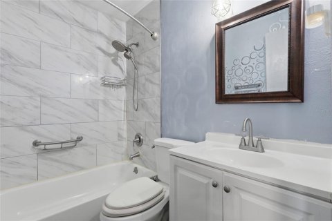 Villa ou maison à vendre à Seffner, Floride: 3 chambres, 177.07 m2 № 2395744 - photo 18