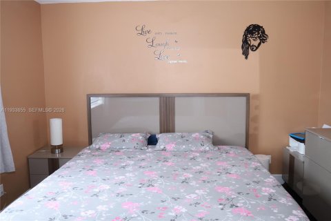 Купить таунхаус в Пемброк-Пайнс, Флорида 3 спальни, 126.44м2, № 1995131 - фото 23