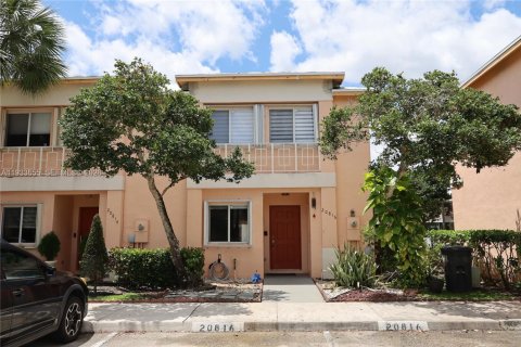 Купить таунхаус в Пемброк-Пайнс, Флорида 3 спальни, 126.44м2, № 1995131 - фото 3