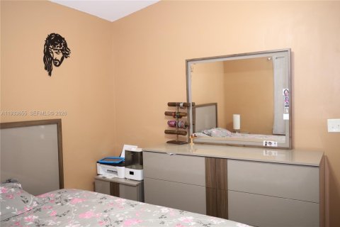 Купить таунхаус в Пемброк-Пайнс, Флорида 3 спальни, 126.44м2, № 1995131 - фото 29