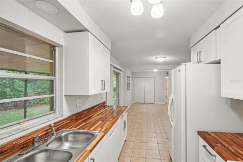 Villa ou maison à vendre à Brandon, Floride: 3 chambres, 122.72 m2 № 2408909 - photo 9
