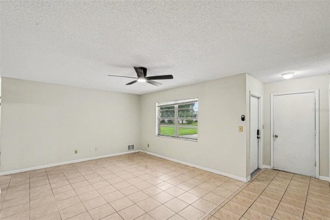 Villa ou maison à vendre à Brandon, Floride: 3 chambres, 122.72 m2 № 2408909 - photo 4