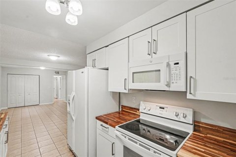 Villa ou maison à vendre à Brandon, Floride: 3 chambres, 122.72 m2 № 2408909 - photo 8