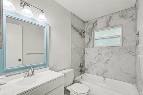 Villa ou maison à vendre à Brandon, Floride: 3 chambres, 122.72 m2 № 2408909 - photo 16