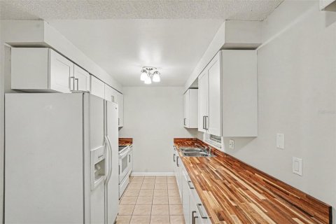 Villa ou maison à vendre à Brandon, Floride: 3 chambres, 122.72 m2 № 2408909 - photo 10