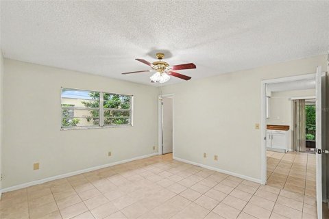 Villa ou maison à vendre à Brandon, Floride: 3 chambres, 122.72 m2 № 2408909 - photo 12