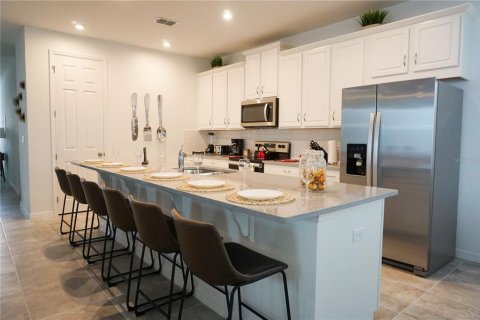 Villa ou maison à vendre à Kissimmee, Floride: 6 chambres, 277.5 m2 № 2212123 - photo 9