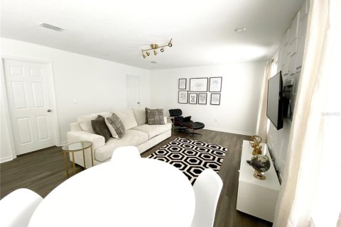 Villa ou maison à vendre à Kissimmee, Floride: 6 chambres, 277.5 m2 № 2212123 - photo 21