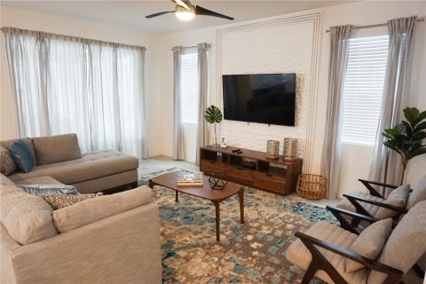 Villa ou maison à vendre à Kissimmee, Floride: 6 chambres, 277.5 m2 № 2212123 - photo 6