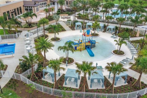 Villa ou maison à vendre à Kissimmee, Floride: 6 chambres, 277.5 m2 № 2212123 - photo 2