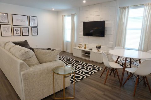 Villa ou maison à vendre à Kissimmee, Floride: 6 chambres, 277.5 m2 № 2212123 - photo 22