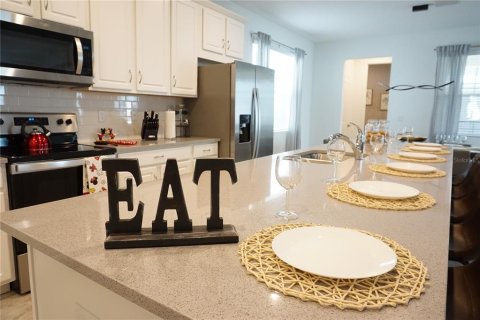 Villa ou maison à vendre à Kissimmee, Floride: 6 chambres, 277.5 m2 № 2212123 - photo 10