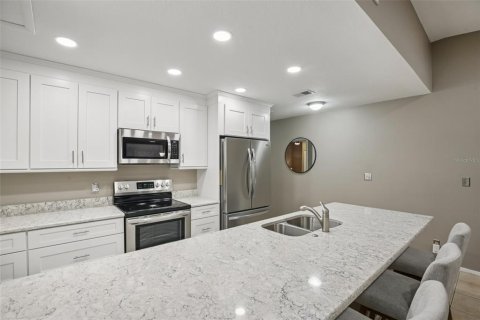 Casa en venta en Tarpon Springs, Florida, 2 dormitorios, 88.26 m2 № 2107208 - foto 3
