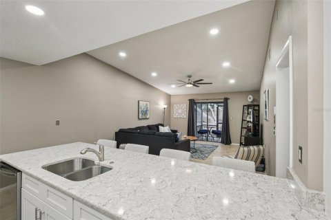 Casa en venta en Tarpon Springs, Florida, 2 dormitorios, 88.26 m2 № 2107208 - foto 6
