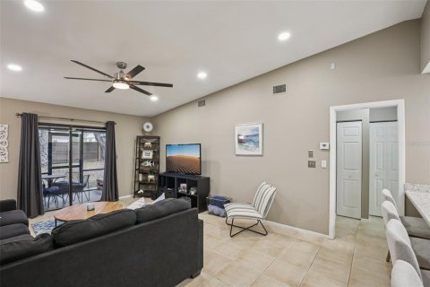 Casa en venta en Tarpon Springs, Florida, 2 dormitorios, 88.26 m2 № 2107208 - foto 8