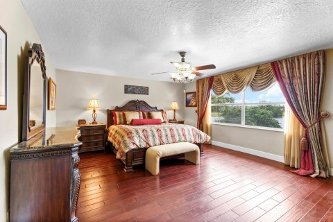 House in Cooper City, Florida 5 bedrooms, 326.09 sq.m. № 2181136 - photo 24