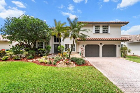 House in Cooper City, Florida 5 bedrooms, 326.09 sq.m. № 2181136