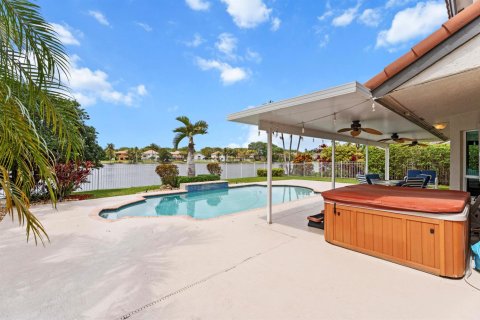 House in Cooper City, Florida 5 bedrooms, 326.09 sq.m. № 2181136 - photo 21