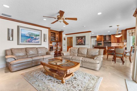 House in Cooper City, Florida 5 bedrooms, 326.09 sq.m. № 2181136 - photo 12