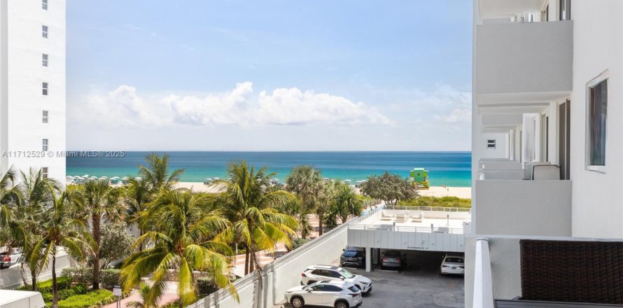 Кондоминиум с 1 спальней в Майами-Бич, Флорида № 1958058