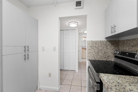 Купить кондоминиум в Майами-Бич, Флорида 1 спальня, 60.76м2, № 1958058 - фото 5