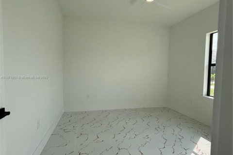 Снять в аренду виллу или дом в Лихай-Эйкерс, Флорида 3 спальни, 127.37м2, № 1949518 - фото 8