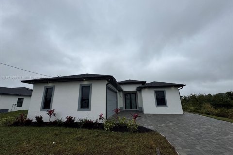 Снять в аренду виллу или дом в Лихай-Эйкерс, Флорида 3 спальни, 127.37м2, № 1949518 - фото 2