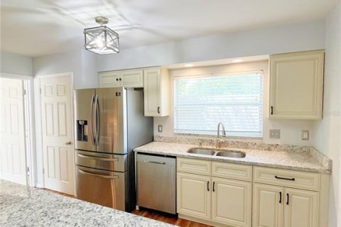 House in Orlando, Florida 3 bedrooms, 165.55 sq.m. № 1669995 - photo 4