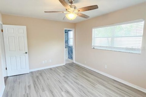 House in Orlando, Florida 3 bedrooms, 165.55 sq.m. № 1669995 - photo 10