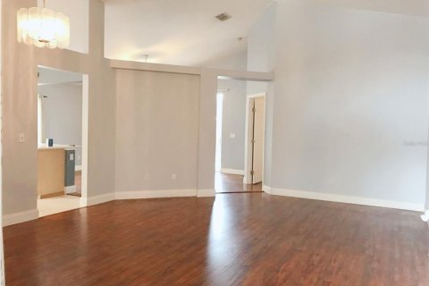 Villa ou maison à louer à Orlando, Floride: 3 chambres, 145.86 m2 № 2337466 - photo 2