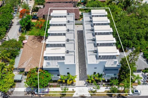 Снять в аренду таунхаус в Майами, Флорида 3 спальни, 181.25м2, № 2006065 - фото 24