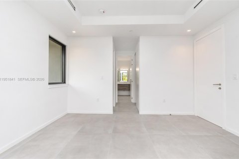 Снять в аренду таунхаус в Майами, Флорида 3 спальни, 181.25м2, № 2006065 - фото 22