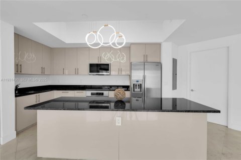 Кондоминиум с 2 спальнями в Авентура, Флорида № 1990122