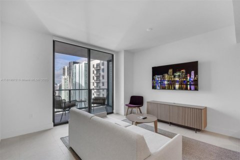 Condo in Miami, Florida, 1 bedroom  № 1777728 - photo 2