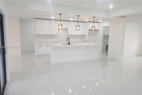 Снять в аренду виллу или дом в Лихай-Эйкерс, Флорида 3 спальни, № 1997725 - фото 4