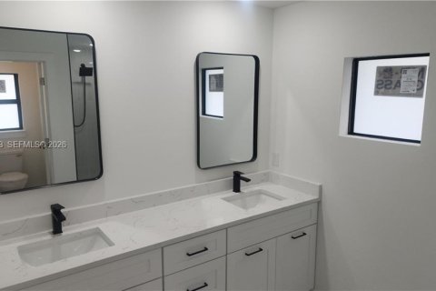 Снять в аренду виллу или дом в Лихай-Эйкерс, Флорида 3 спальни, № 1997725 - фото 9