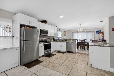 Купить виллу или дом в Мирамар, Флорида 3 спальни, 155.33м2, № 1990687 - фото 7