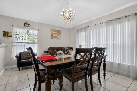 Купить виллу или дом в Мирамар, Флорида 3 спальни, 155.33м2, № 1990687 - фото 12