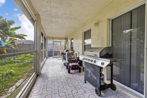 Купить виллу или дом в Мирамар, Флорида 3 спальни, 155.33м2, № 1990687 - фото 28