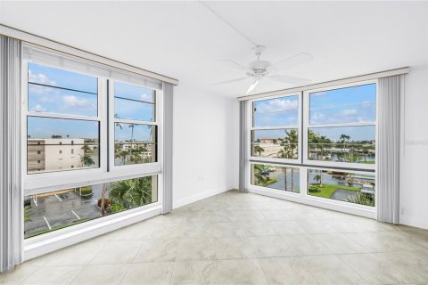 Condominio en venta en South Pasadena, Florida, 2 dormitorios, 124.95 m2 № 1899770 - foto 16