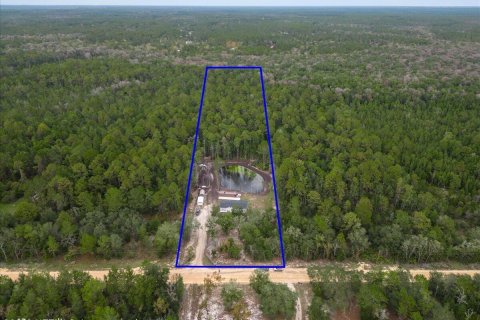 House in Keystone Heights, Florida 3 bedrooms, 154.31 sq.m. № 867943 - photo 1