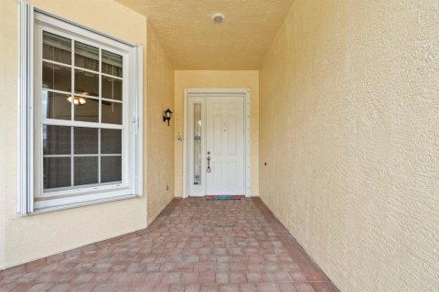 Villa ou maison à vendre à Port St. Lucie, Floride: 4 chambres, 222.97 m2 № 2319930 - photo 5