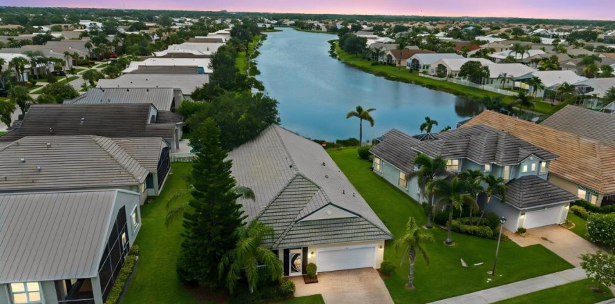 Villa ou maison à Port St. Lucie, Floride 4 chambres, 222.97 m2 № 2319930