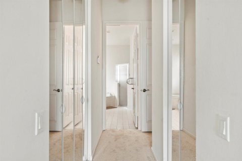 Villa ou maison à vendre à Port St. Lucie, Floride: 4 chambres, 222.97 m2 № 2319930 - photo 23