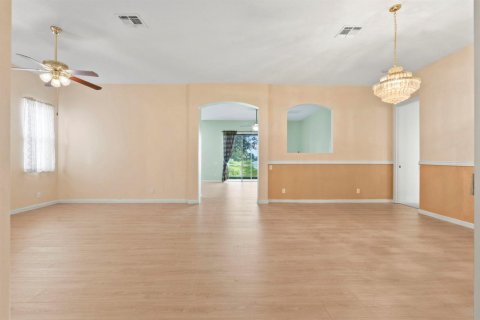 Villa ou maison à vendre à Port St. Lucie, Floride: 4 chambres, 222.97 m2 № 2319930 - photo 9