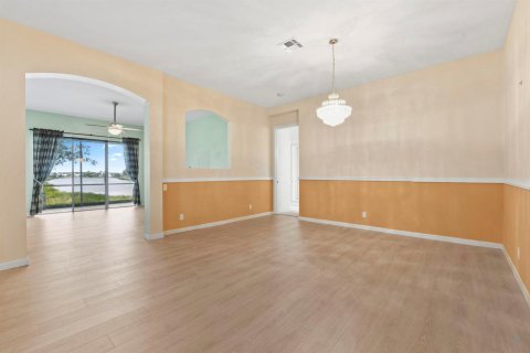 Villa ou maison à vendre à Port St. Lucie, Floride: 4 chambres, 222.97 m2 № 2319930 - photo 10