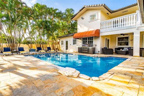 House in Hialeah Gardens, Florida 4 bedrooms, 361.58 sq.m. № 1868453 - photo 21