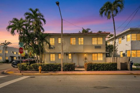 Studio à Condo à Miami Beach, Floride  № 2023645